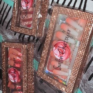 I’m selling one pack of my custom-made press on nails!